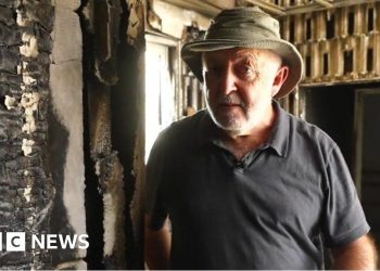 La BBC visita las ruinas del kibutz Nir Oz en Israel, intactas desde el ataque de Hamas