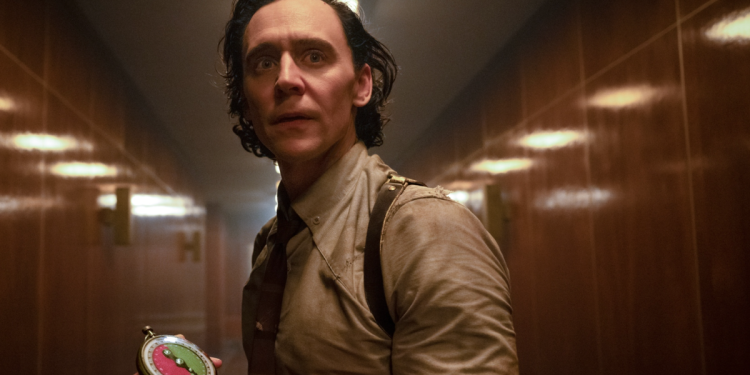 Tom Hiddleston cree que Loki terminó siendo un héroe después de su viaje multiversal de 14 años