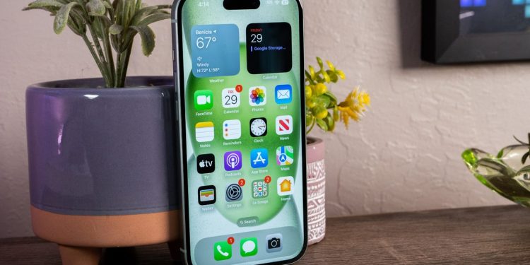 Apple te permitirá reparar tu iPhone con piezas usadas después de todo