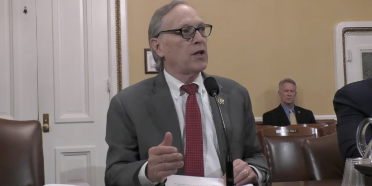 Los republicanos están divididos sobre la renovación de FISA y la vigilancia sin orden judicial del FBI