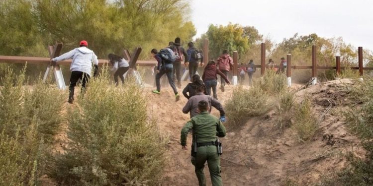 Más de 1,7 millones de entradas ilegales en los primeros seis meses del año fiscal 2024