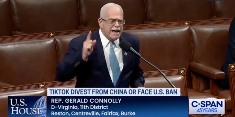 El demócrata Gerry Connolly proclama que '¡la frontera entre Ucrania y Rusia es nuestra frontera!'  En el piso de la casa