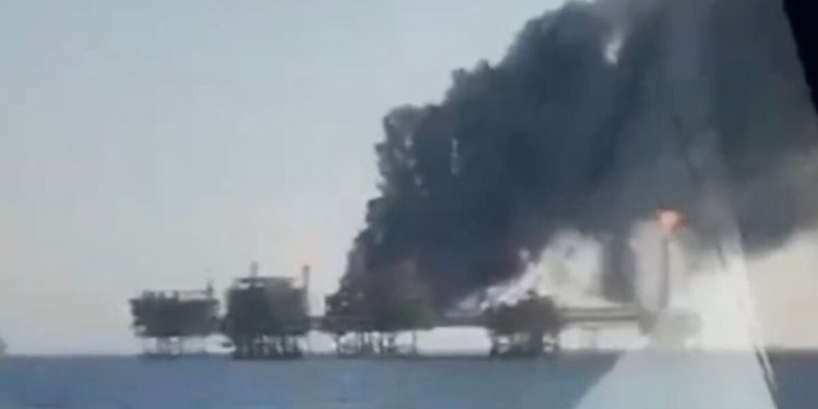 Explosión e incendio reportan plataforma petrolera marítima Akal Bravo en México |  El experto en puerta de enlace