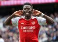 Ver: Saka anota belleza para ayudar al Arsenal a castigar a los Spurs