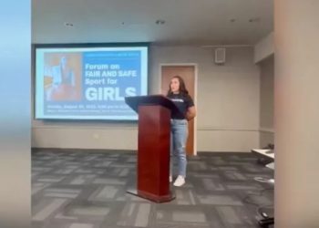 Moms for Liberty recibió 70.000 dólares en un acuerdo judicial tras ser expulsada de la biblioteca de California |  El experto en puerta de enlace