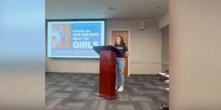 Moms for Liberty recibió 70.000 dólares en un acuerdo judicial tras ser expulsada de la biblioteca de California |  El experto en puerta de enlace