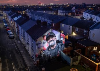 Jürgen Klopp y Liverpool, una historia de amor en el arte callejero y la platería