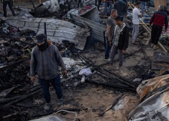 Ante la indignación mundial, Netanyahu califica las muertes de civiles en el ataque de Rafah como «accidente trágico»