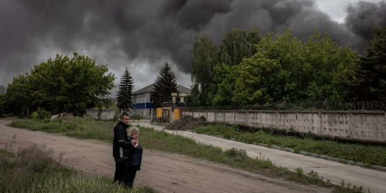 Bajo presión, Biden permite que Ucrania utilice armas estadounidenses para atacar dentro de Rusia