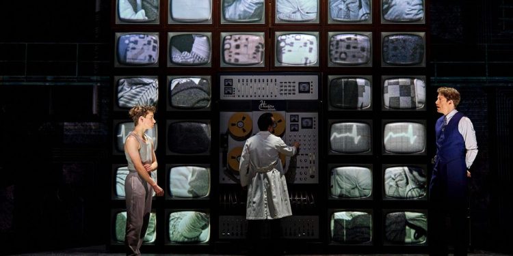 Nuestro anhelo por Stranger Things se intensifica con el tráiler del espectáculo del primer escenario