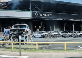 Nueva Caledonia: Fuerzas de seguridad desplegadas y toque de queda impuesto tras la violencia |  Política Noticias