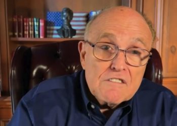 Rudy Giuliani pierde su última fuente de ingresos por difundir mentiras electorales