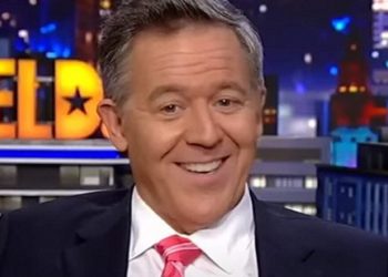 Greg Gutfeld se burla expertamente del juicio a Trump en Nueva York: 'Una ciudad que no puede mantener en la cárcel a delincuentes violentos quiere encerrar a un presidente por hablar' (VIDEO) | El experto en puerta de enlace