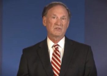 Juez federal en ejercicio en Massachusetts designado por Bill Clinton escribe un artículo político sobre el juez Alito |  El experto en puerta de enlace