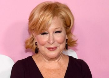 ¿QUIÉN QUIERE DECIRLE?  La tonta de Hollywood Bette Midler pregunta: «¿Qué habría pasado si Hillary Clinton hubiera afirmado que le robaron las elecciones?»  |  El experto en puerta de enlace