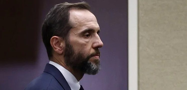 Jack Smith avanza sobre las falsas afirmaciones de Trump sobre el complot de asesinato del FBI