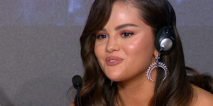 El diálogo en español más 'sexy' del cine: Selena Gómez en Cannes por 'Emilia Pérez'