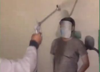 Manifestantes pro palestinos intentan impedir que un pintor cubra su graffiti; luego descubra qué sucede; DEBE VER EL VIDEO |  El experto en puerta de enlace