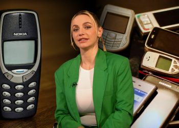 ¿Por qué la Generación Z y los Millennials están abandonando sus teléfonos inteligentes por teléfonos tontos?  |  Tecnología