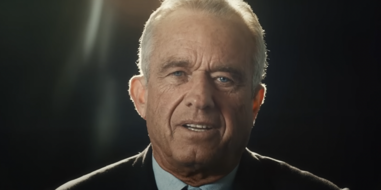 RFK Jr. se ofrece a debatir sobre Trump en la convención del Partido Libertario, ataca su historial en materia de COVID y el drenaje de 'Las criaturas del pantano' |  El experto en puerta de enlace