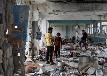 Ataque aéreo israelí contra escuela de Gaza mata al menos a 32 personas: actualizaciones en vivo