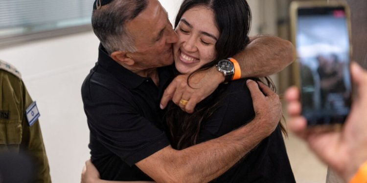 Israel rescata a 4 rehenes en asalto;  Funcionarios de Gaza dicen que decenas de personas han sido asesinadas: actualizaciones en vivo