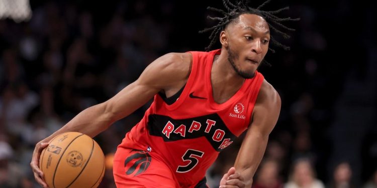 Informe: El base de los Raptors, Immanuel Quickley, firma un contrato de 175 millones de dólares