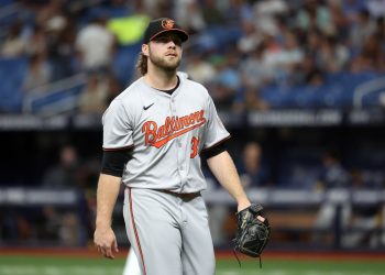 Orioles colocan a RHP Corbin Burnes en lista de paternidad