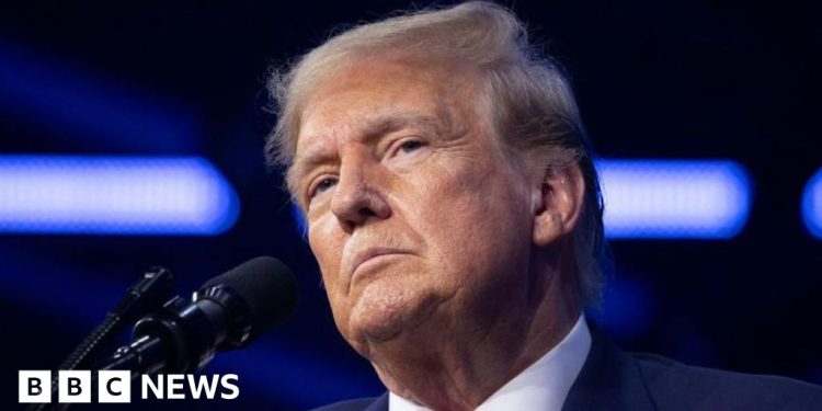 Juez de Nueva York levanta parcialmente orden de silencio de Trump en caso de dinero secreto