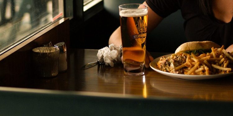 La mejor hamburguesa en Edmonton |  Explorar Edmonton