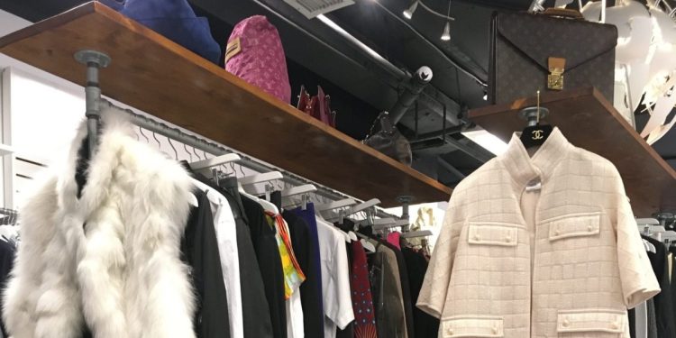 Tiendas vintage y de remesas en Edmonton