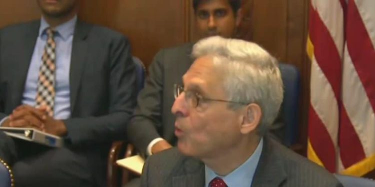El Departamento de Justicia arroja al contenedor de basura la remisión por desacato a la Cámara de Merrick Garland