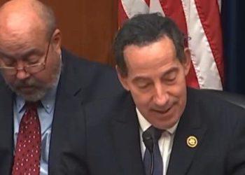 Jamie Raskin muestra a los republicanos cómo es el verdadero respeto por la ley