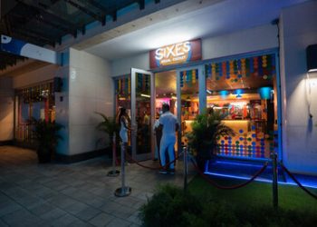 Descubra la emoción del críquet social Sixes en Trinidad