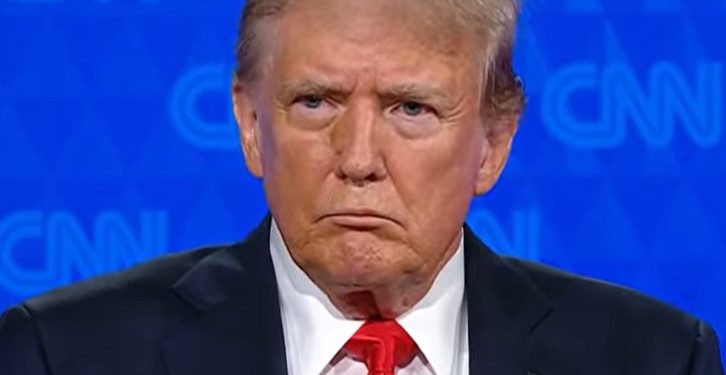 Trump bombardea a votantes indecisos en el debate