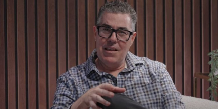 El comediante Adam Carolla está abandonando su California natal y denuncia a Gavin Newsom como «narcisista y vacío» |  El experto en puerta de enlace