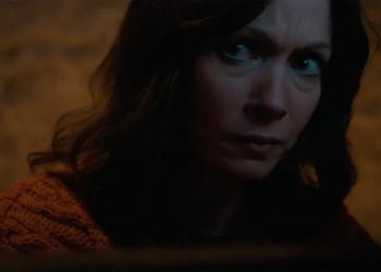 El tráiler 'ODDITY' de Shudder muestra a una mujer que usa artefactos embrujados para vengarse