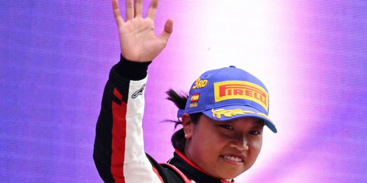 F1 Academy: Chloe Chambers vence a Abbi Pulling y logra su primera victoria en la serie en el Circuit de Barcelona-Catalunya |  Noticias F1