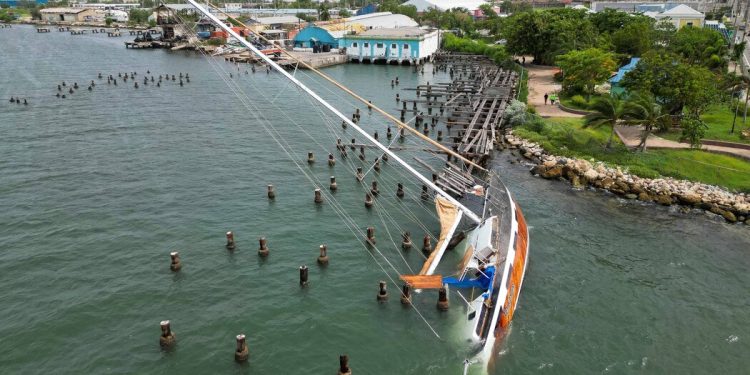 El huracán Beryl se acerca a la península de Yucatán