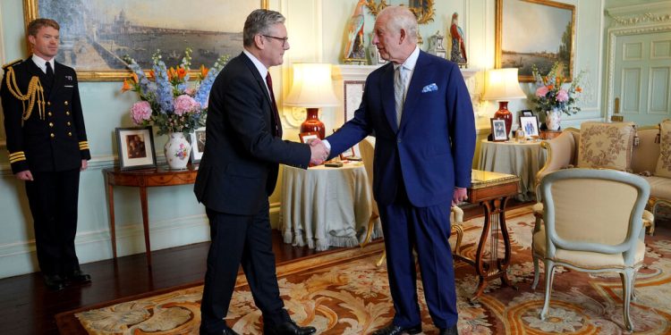 El Partido Laborista gana las elecciones en el Reino Unido y Starmer es primer ministro: actualizaciones en vivo y resultados