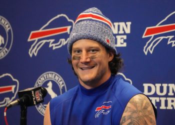 El apoyador AJ Klein se retira después de 11 temporadas en la NFL