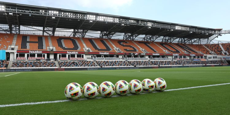 El Dynamo ficha al extremo alemán Lawrence Ennali