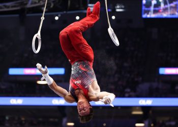 La estrella de gimnasia estadounidense Brody Malone se retira del concurso completo tras problemas