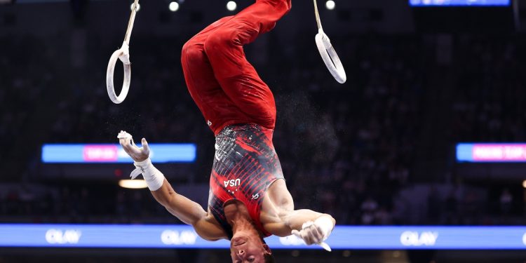 La estrella de gimnasia estadounidense Brody Malone se retira del concurso completo tras problemas