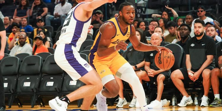 Bronny James, de los Lakers, se prepara para su segundo partido profesional