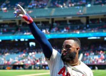 Los A's y los Angels se enfrentan con mucho que demostrar