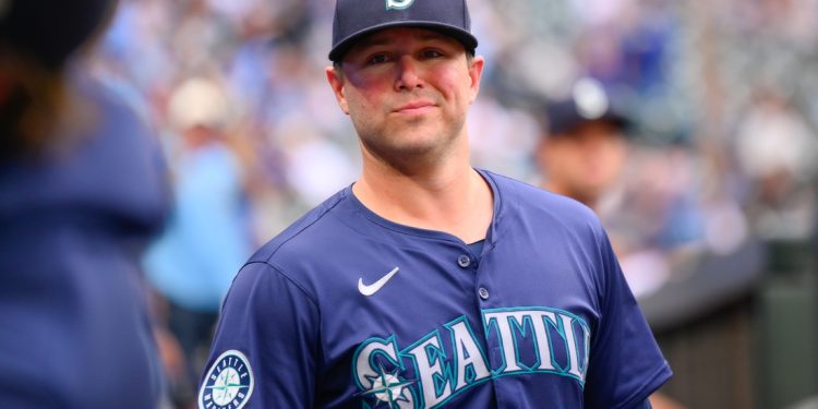 Los Rojos adquieren al 1B Ty France de los Marineros