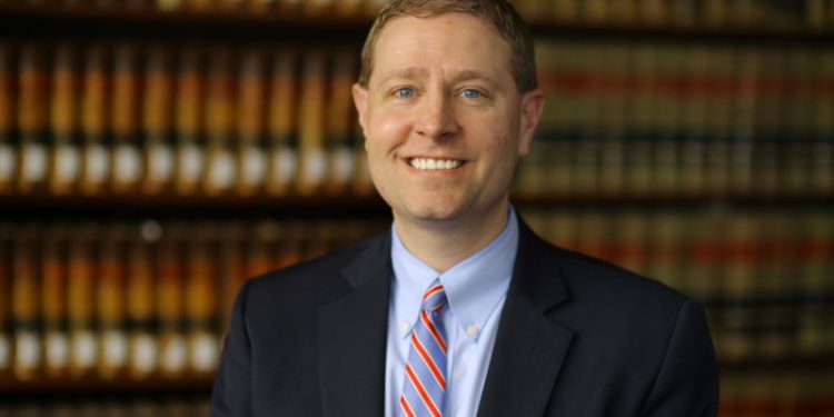 La Universidad Estatal de Ohio nombra al profesor Lee Strang para dirigir el nuevo centro Salmon Chase