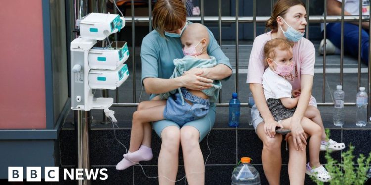 Al menos 23 muertos tras un 'masivo' ataque con misiles rusos contra ciudades de Ucrania