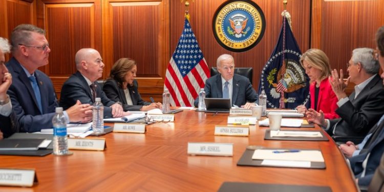 Los demócratas abandonan el intento de destituir a Joe Biden como candidato